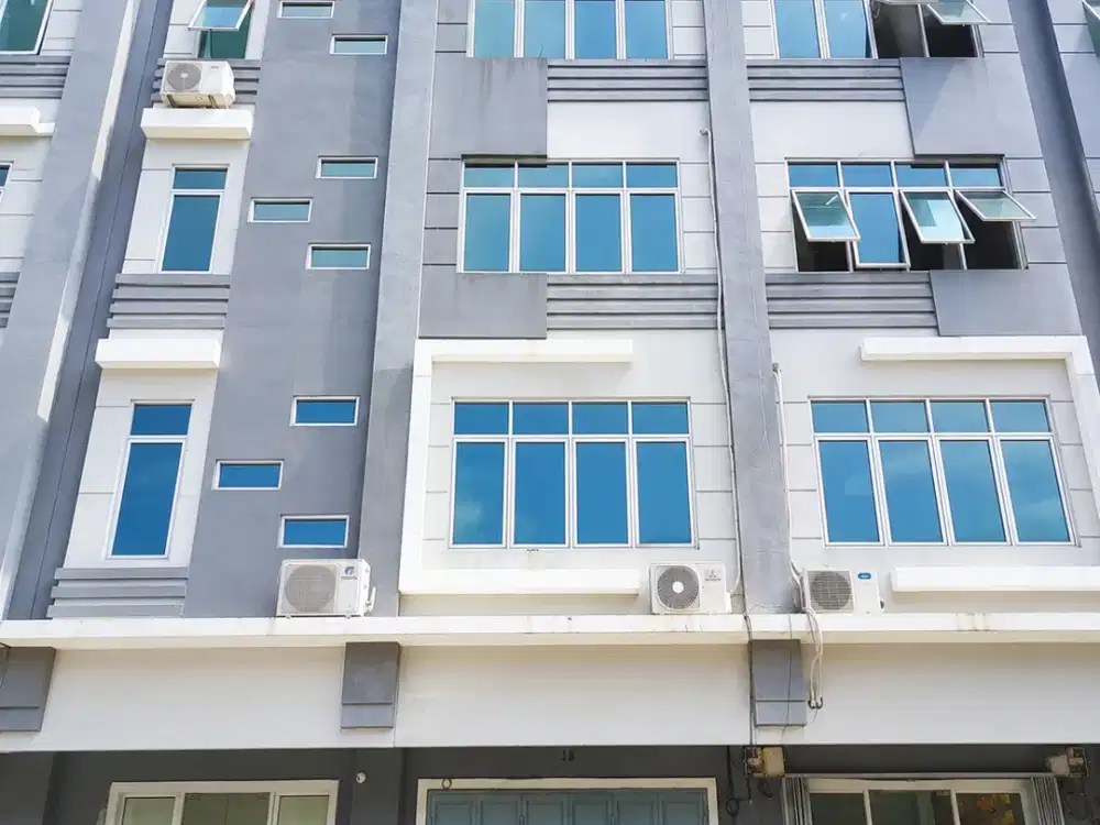 Ruko Rapih Toho 5LT 4,5x13,5 60,75m2 HGB Ramai Pantai Indah Kapuk
