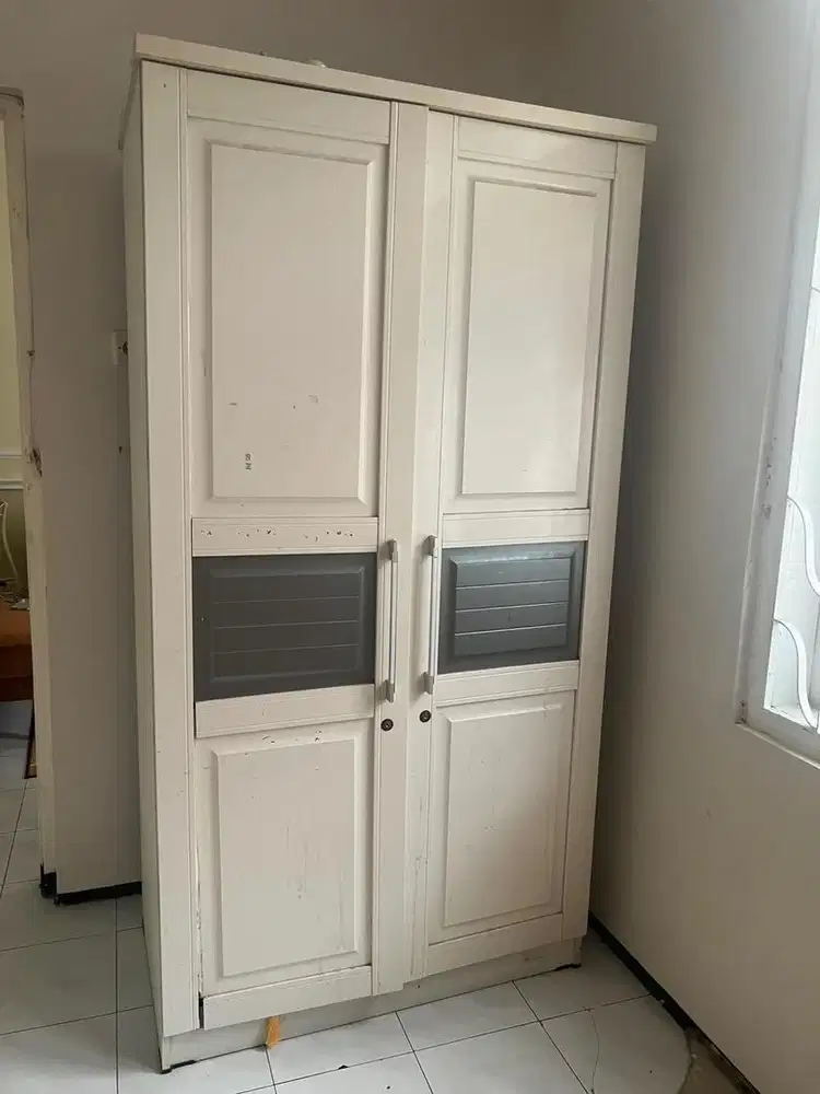 DIJUAL MURAH LEMARI PINTU 2 BAHAN KAYU