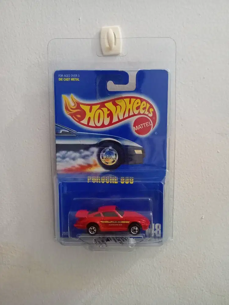 Di jual hotwheels Porsche 930 bluecard