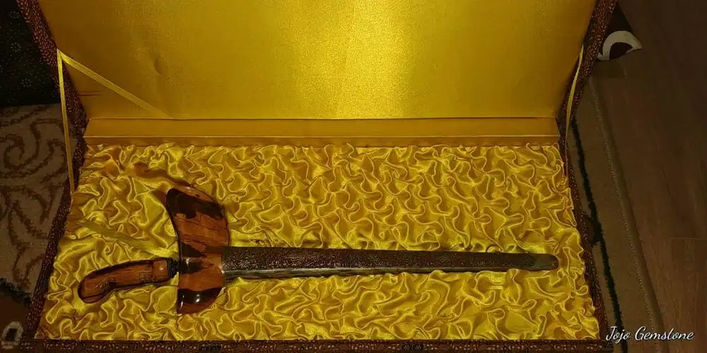 KERIS KERAMAT ESTIMASI ERA MAJAPAHIT