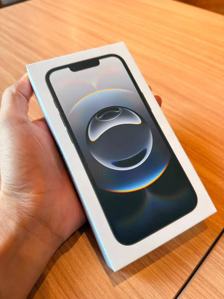 iPhone 16e Black & white baru segel Garansi blm jalan Resmi iBox