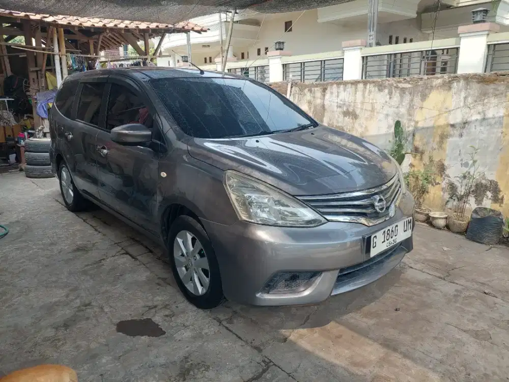 Grand Livina SV metik 2016 murah
