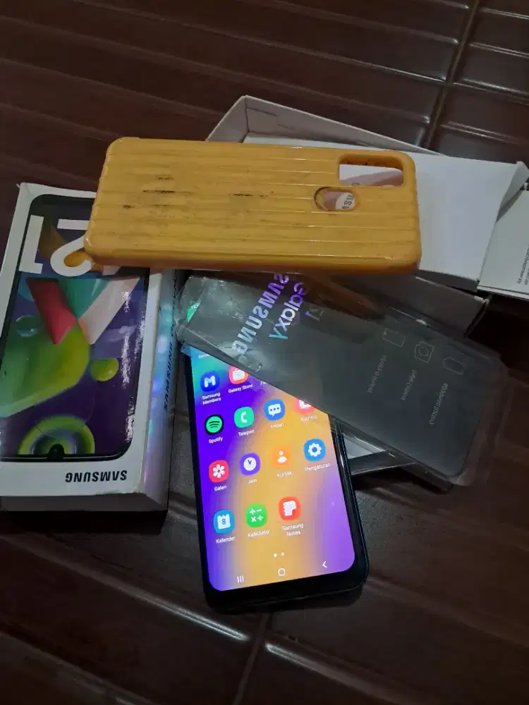 Saamsung m21 ram 4/64