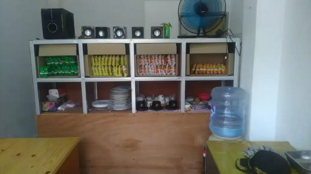 lemari kotak + meja kompor panjang
