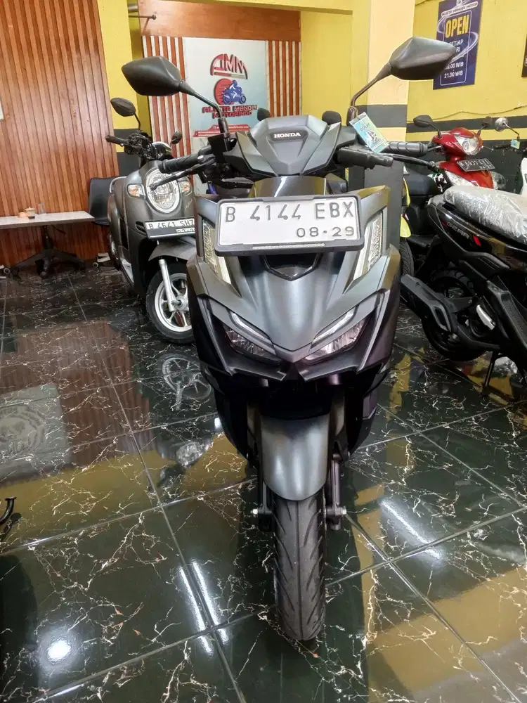 VARIO 160 CBS 2024 GREESS BERGARANSI KM RENDAH BISA NEGO / COD.