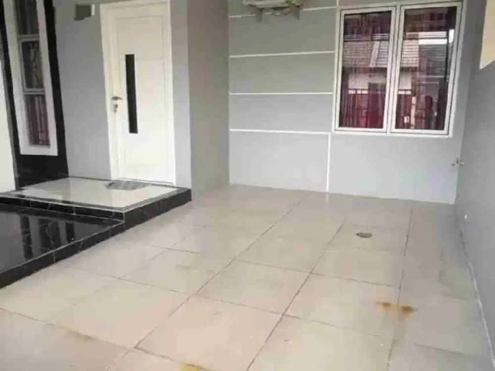 Rumah Semi Furnished Dekat Akses Tol di Palem Semi, Karawaci
