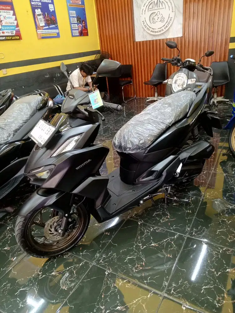 VARIO 160 CBS 2024. GREESS BERGARANSI BISA NEGO DAN COD