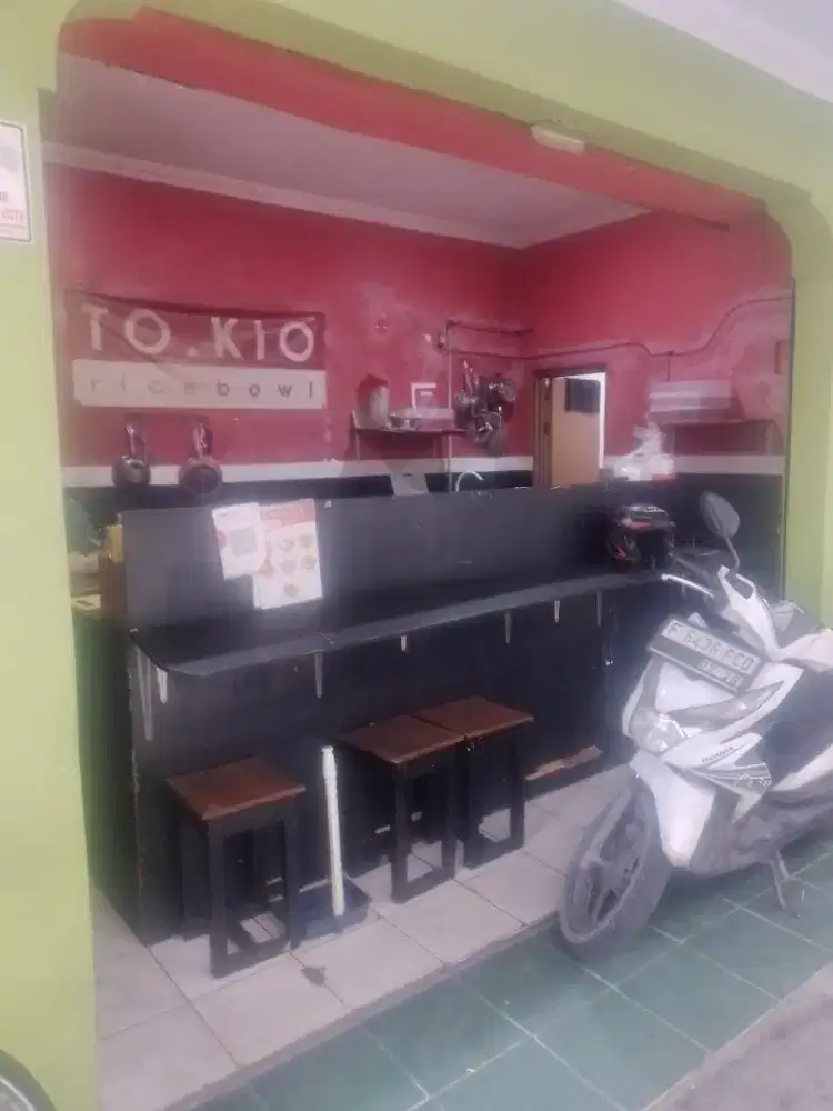 Di sewakan kios
