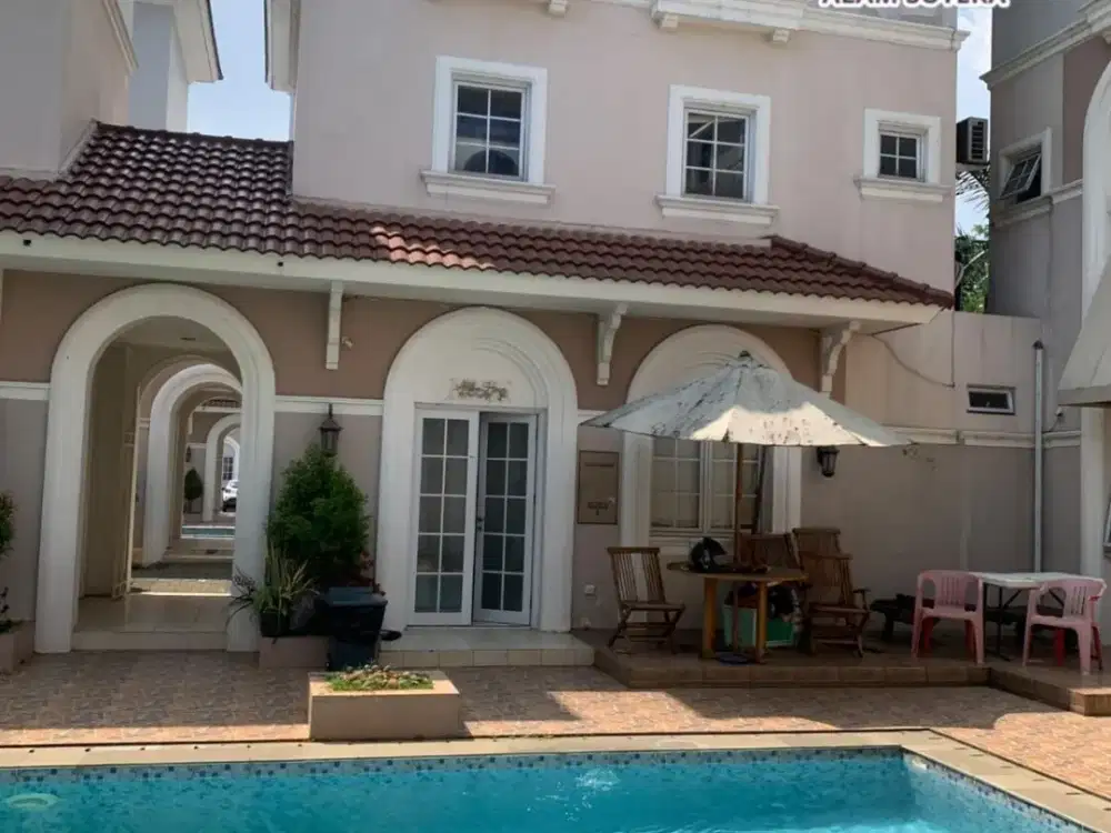 Disewakan Rumah 3 Lantai Vanya Park BSD