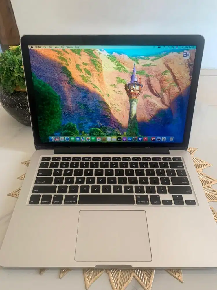 Macbook Pro Core i5 8/256 Mulus Terawat
