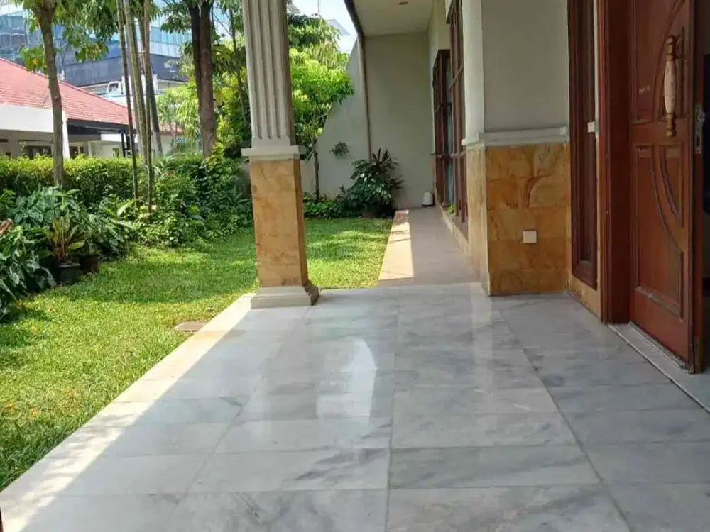 dijual rumah bagus dan nyaman besar area cipete