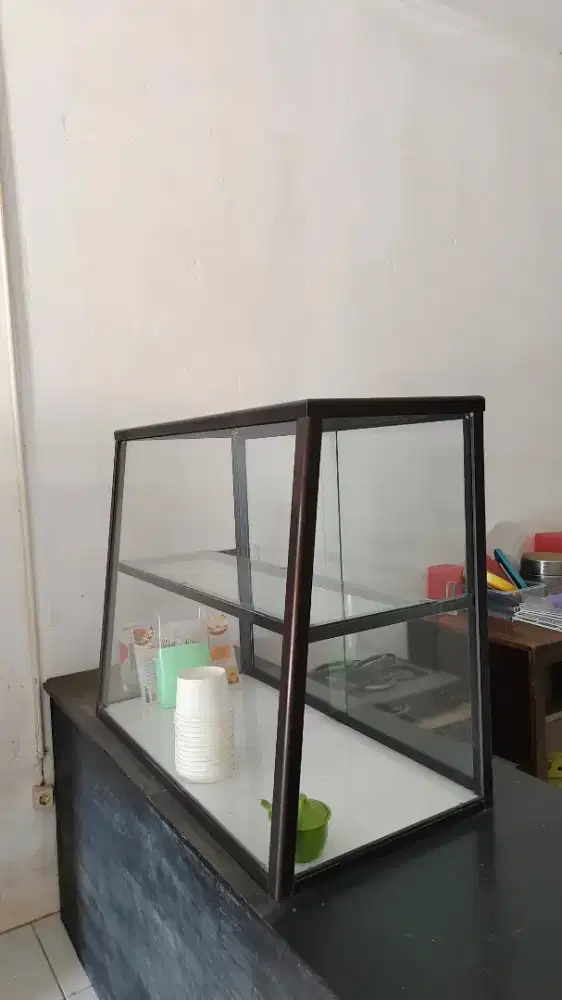 Dijual Cepat Etalase harga Pasti