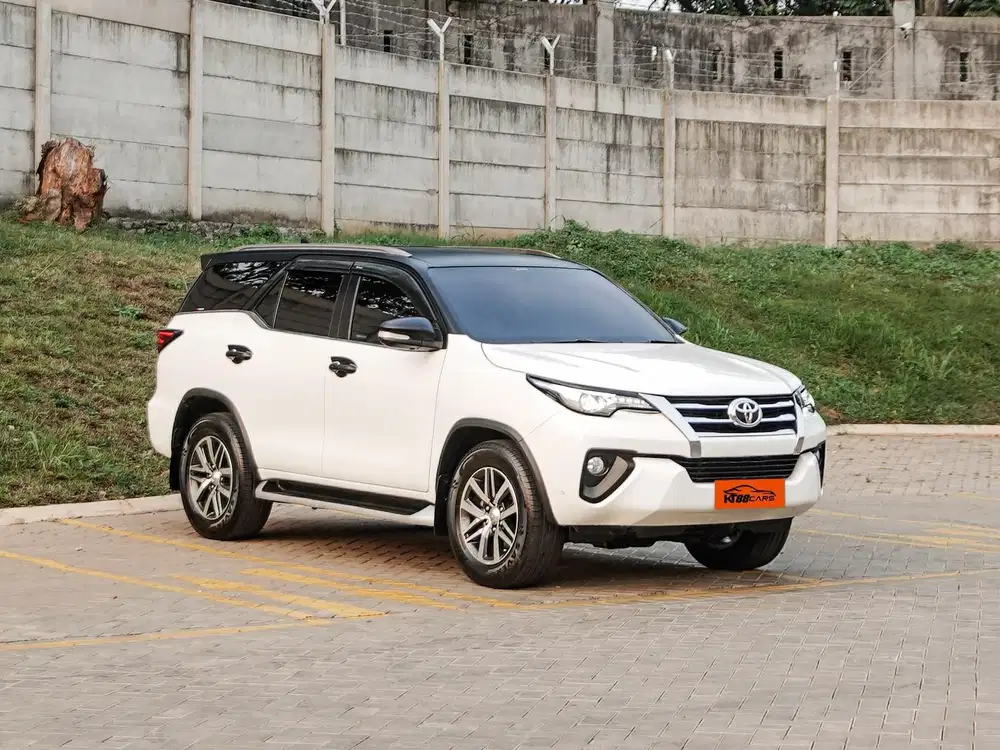Toyota Fortuner VRZ 2.4 AT 4x2 2017 Putih