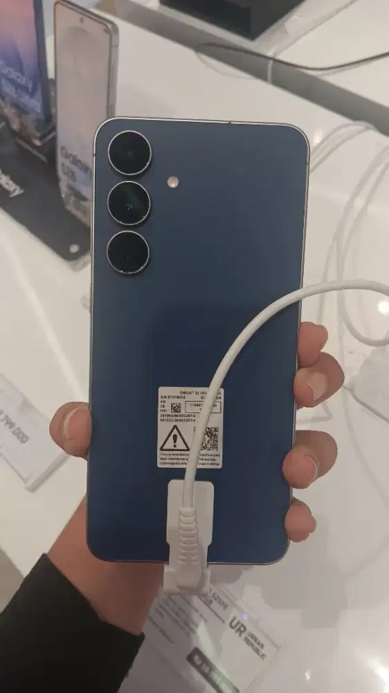 SAMSUNG S25 FE8