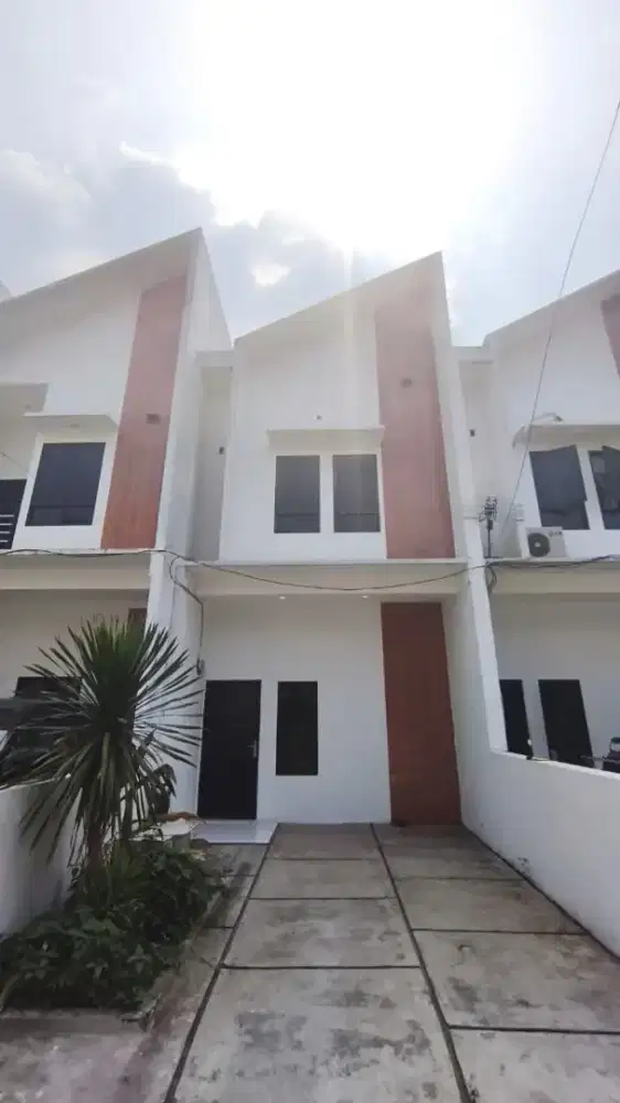 Rumah mewah 2 lantai Murah