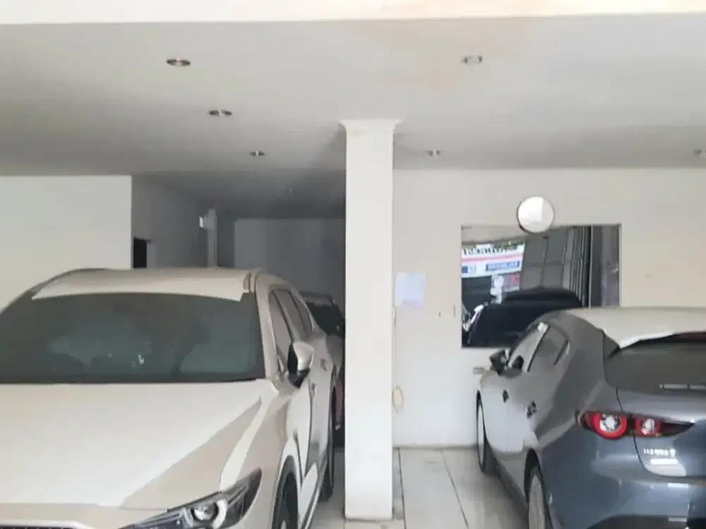 Dijual cepat ex Showroom Mobil di jalan raya Sultan Agung, Bekasi. Lokasi Premium