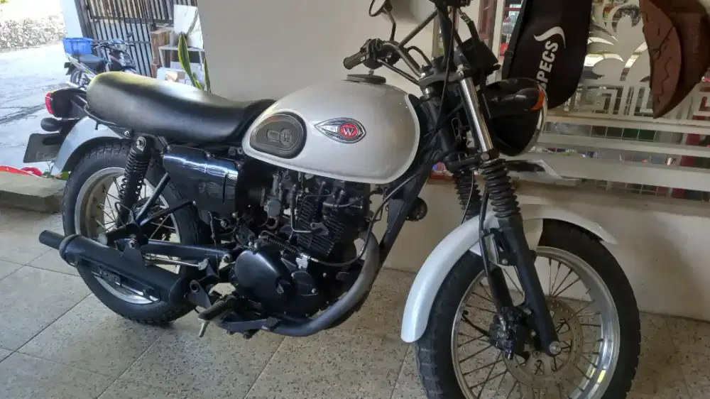 Kawasaki W175 White 2018