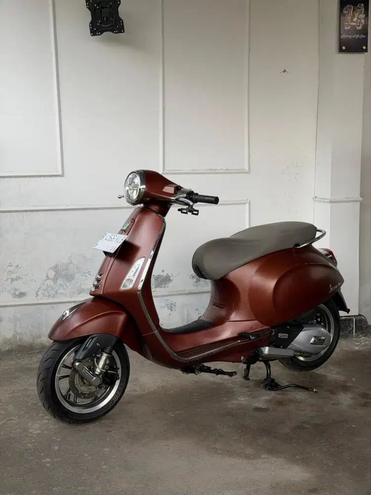 vespa primavera 50th anniversarry