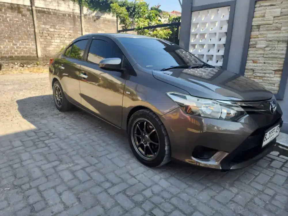 Toyota vios (Limo) 2015