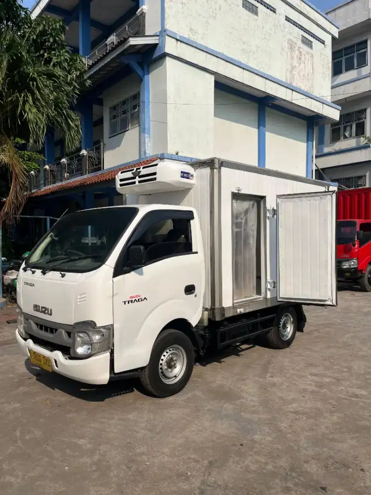 Isuzu Traga diesel box freezer 2022 ( euro 4 )