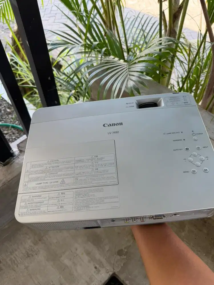 Proyektor Canon LV l-7490