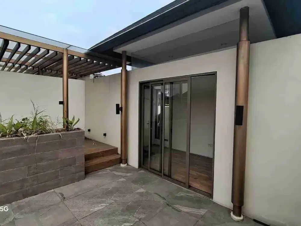 Rumah 3 lantai Puri 11  lebar 7 sistem cluster, siap huni