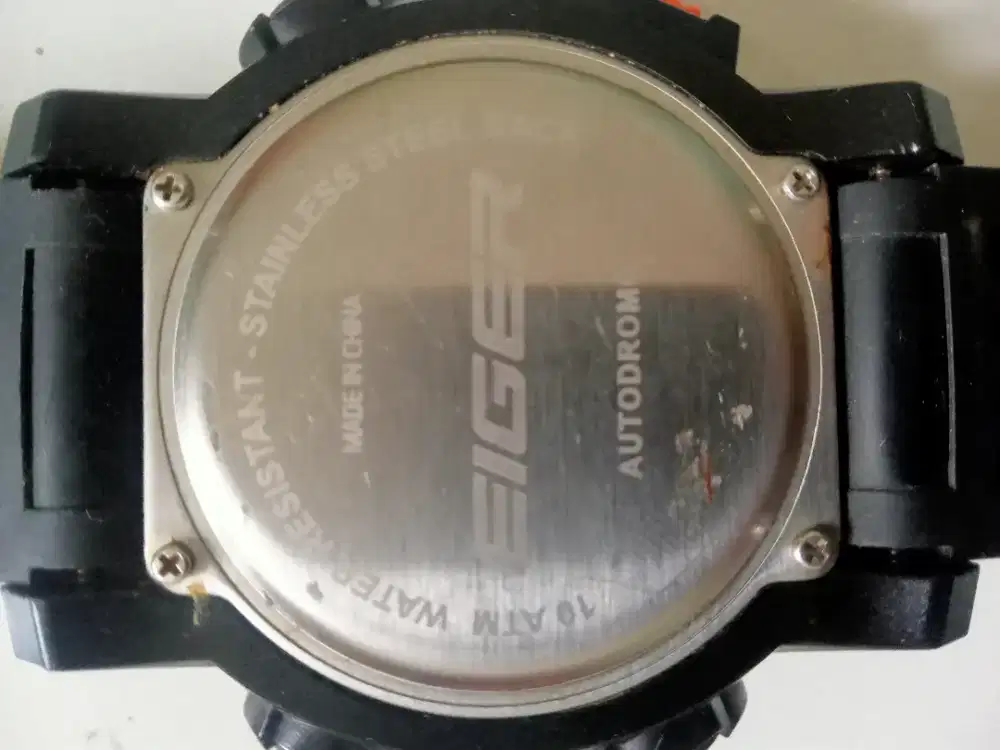 Jam tangan pria merk Eiger