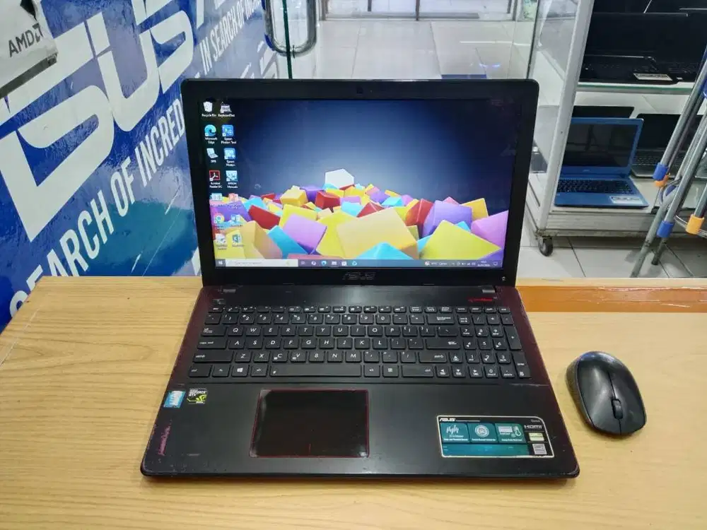 DILIRIK SIAP EDITING LAPTOP ASUS X550J CORE i7 RAM 8GB SSD 256GB+HDD 1