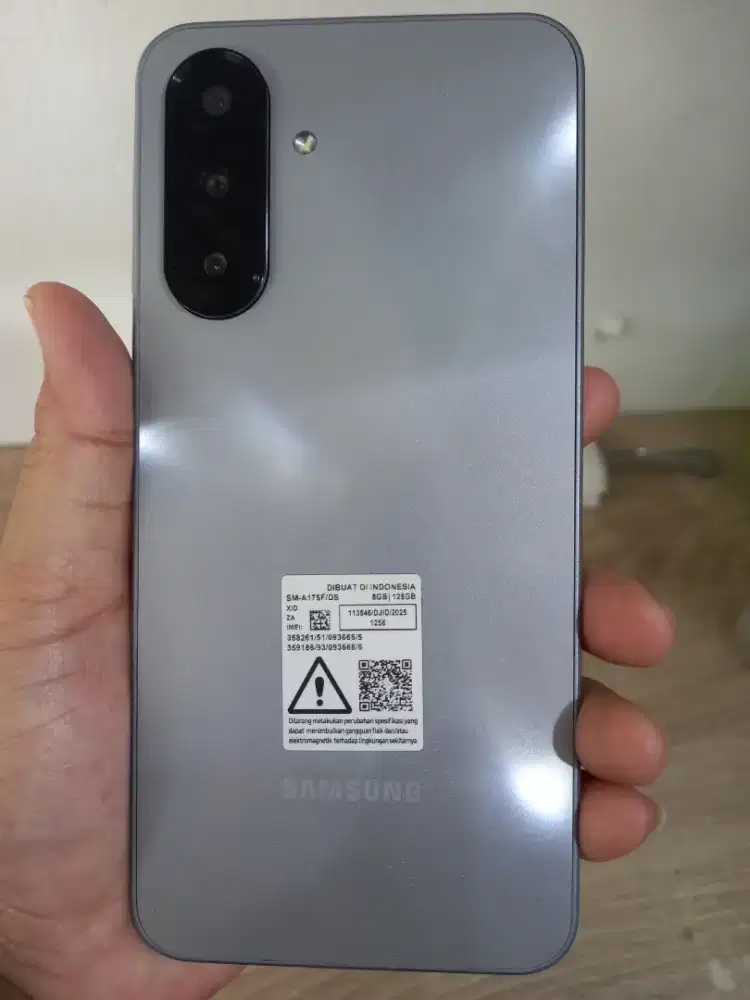 Samsung a17 8/128gb