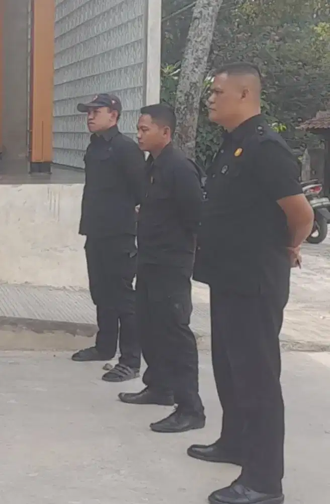 Cari pekerjaan yg halal supir atau keamanan/valet