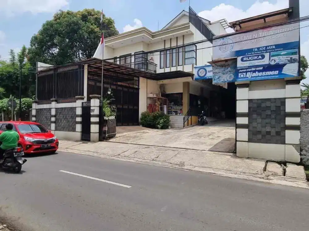 Dijual rumah dan toko bangunan 3 lantai di Jagakarsa