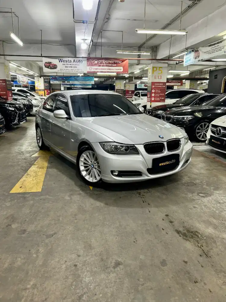 CASH BMW 320i Executive E90 LCI AT 2011 Terawat 2012