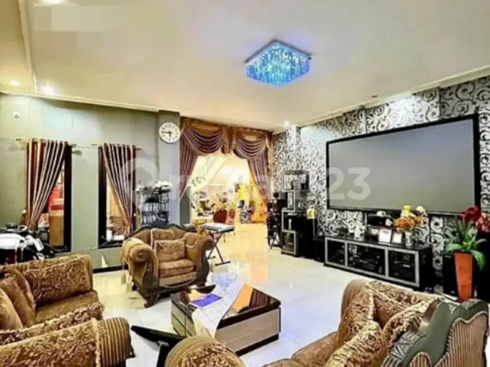 Rumah, 2 Lantai, SHM, Dekat Universitas Pancasila, Dekat St. Tanjung Barat