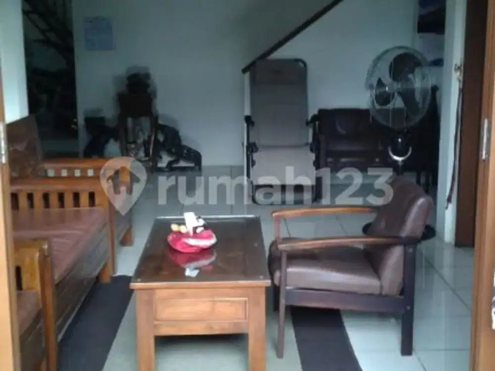 Rumah, 2,5 Lantai, SHM, Lokasi Strategis, di Kalibata