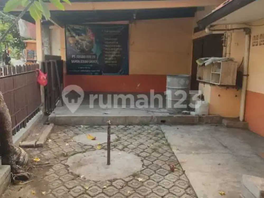 Rumah Hadap Timur di Belakang Komplek Tni Jl. Dr Saharjo