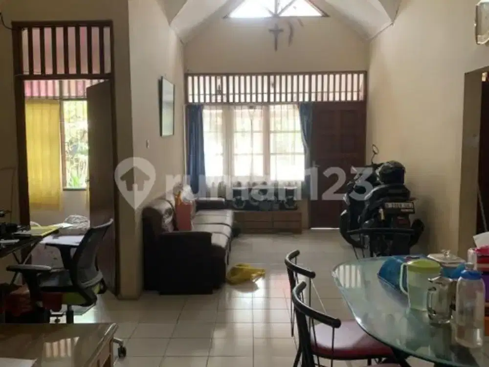 Rumah, 1 Lantai, di Kemang Pratama