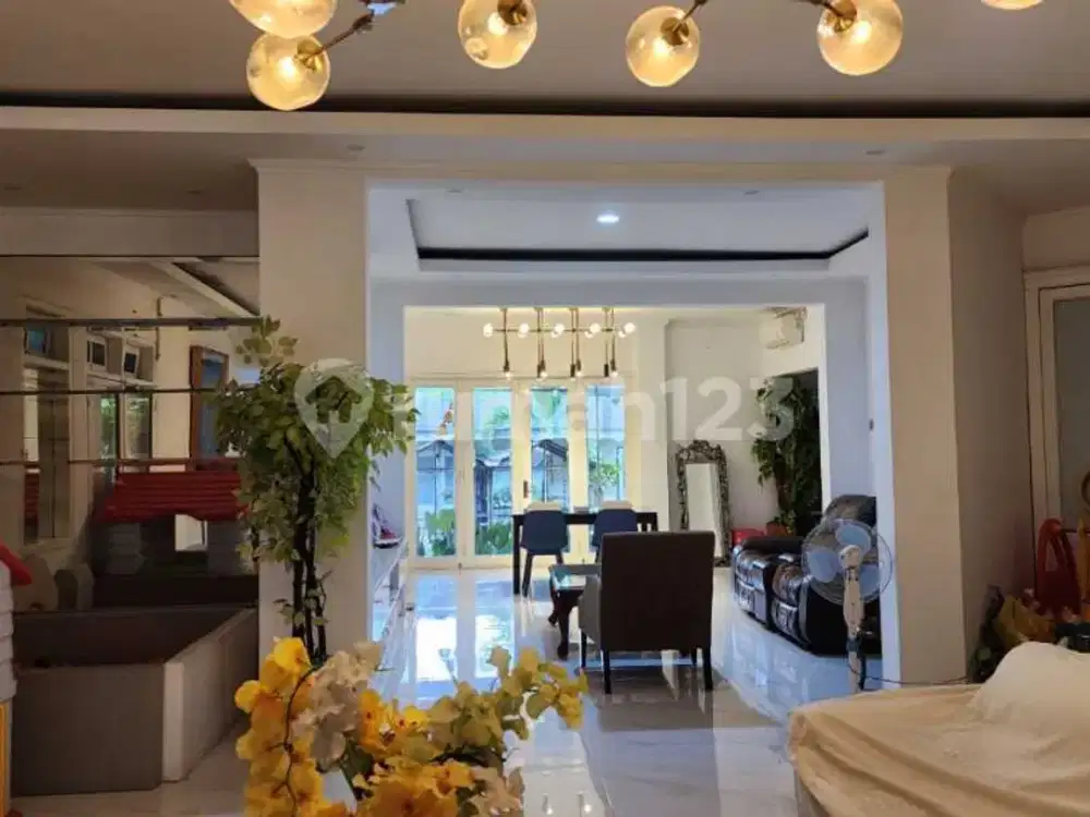 Rumah, SHM, Dekat Rs Siaga, di Dekat Pejaten Park Mall