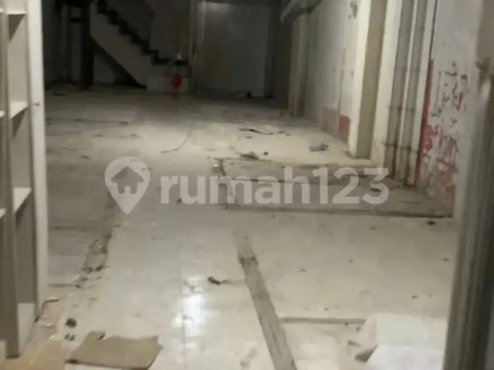 Ruko, 3 Lantai, SHM, di Akses Utama Kota Tangerang