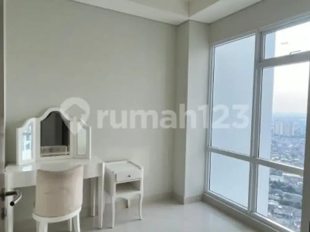 Apartment 3 BR Bagus dengan Private Lift Puri Mansion Jakarta Barat