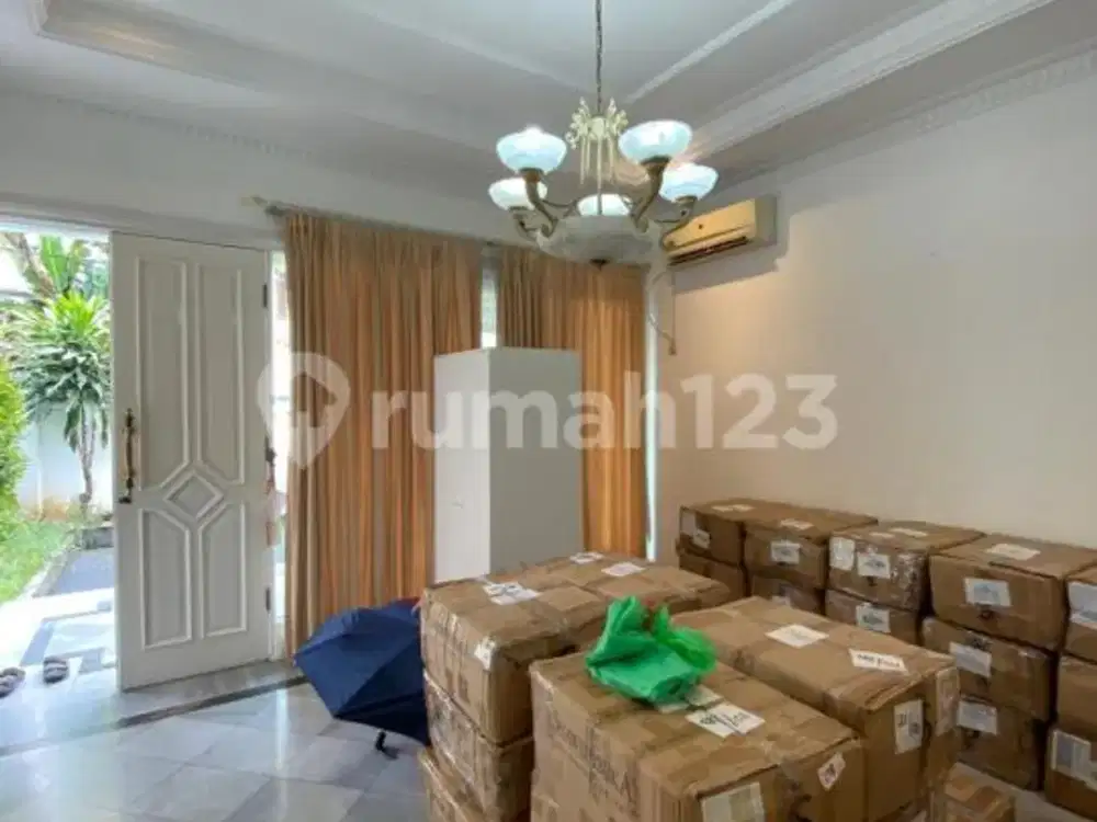 Rumah, 2 Lantai, SHM, di Ampera