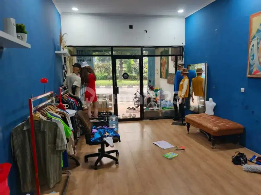 Ruko, 2,5 Lantai, SHM, Dekat Akses KRL, di Lenteng Agung