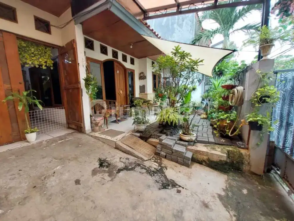 Rumah, AJB, di Komplek Depdikbud