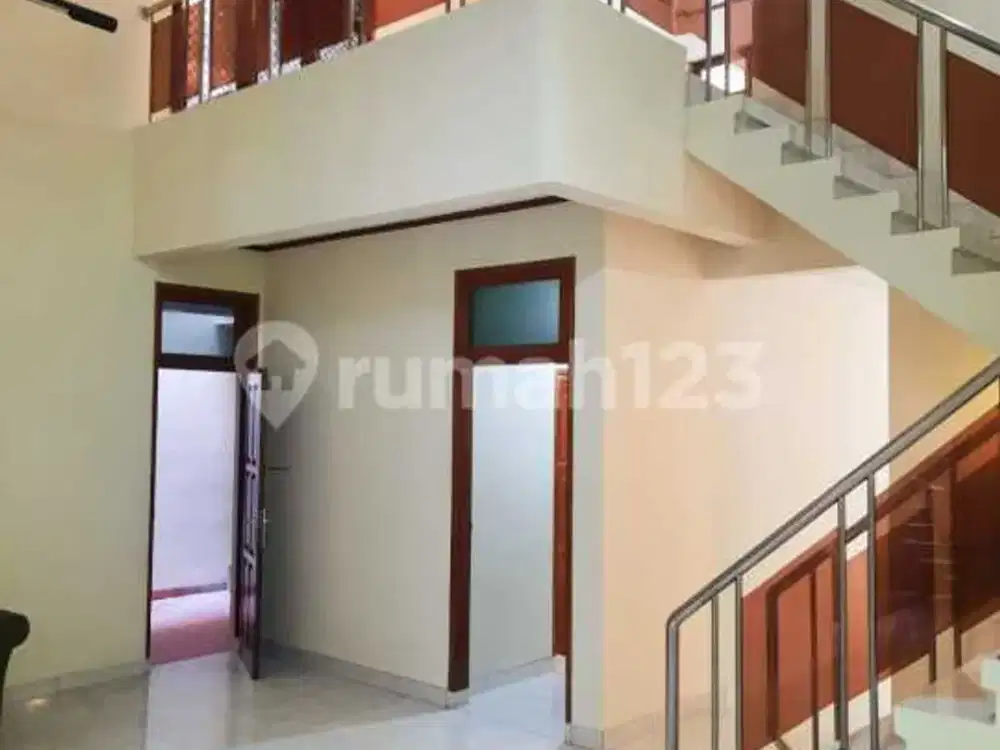 Dijual Rumah Mewah 2 Lantaii Kebayoran Lama Jakarta Selatan