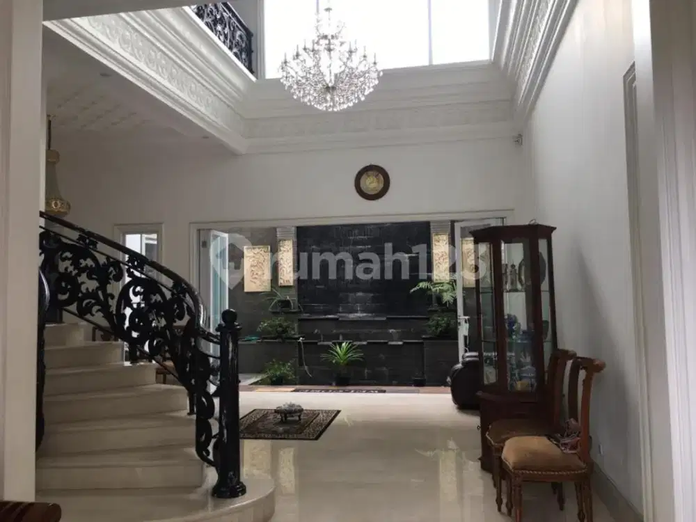 Rumah Classic-Modern Billymoon Pondok Kelapa, Jakarta Timur