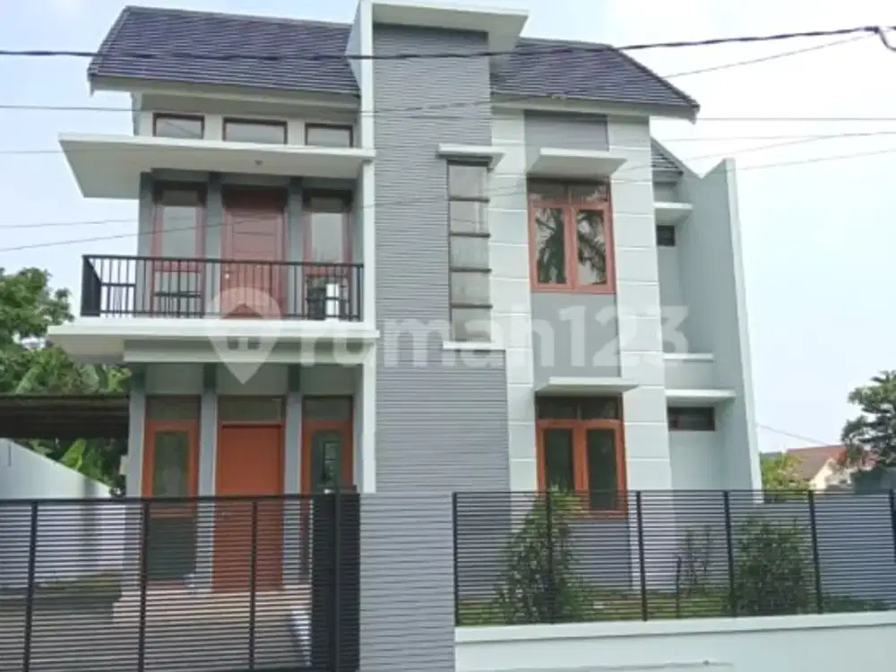 Dijual Dibawah Harga Pasaran Rumah Strategis di Kawasan Elit Rawalumbu Bekasi