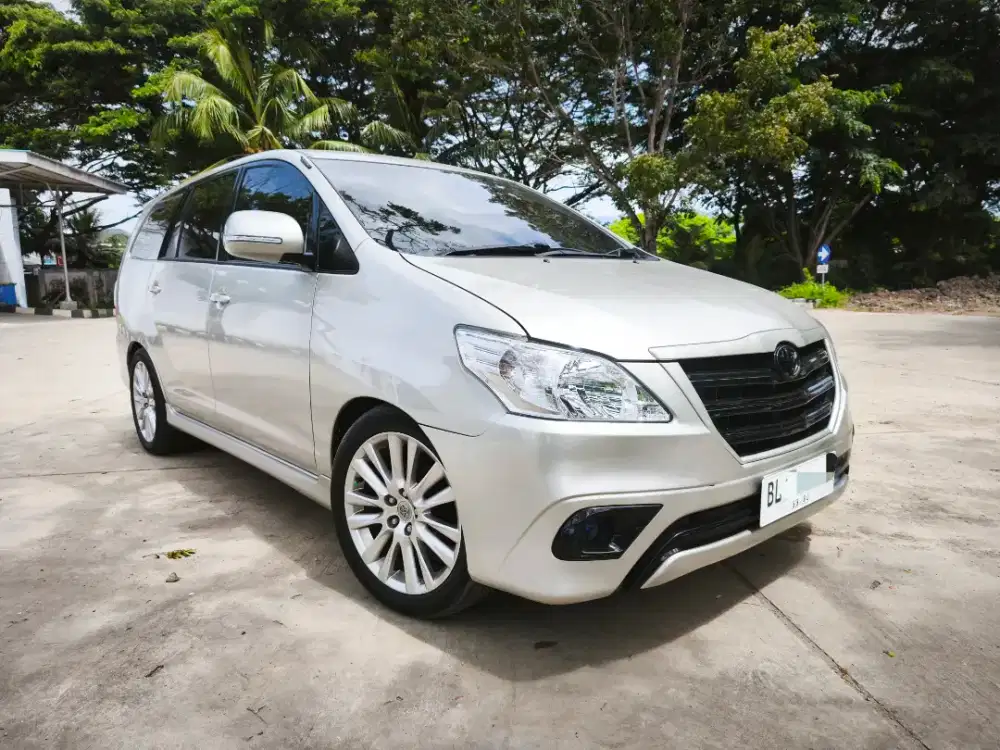 Kijang Innova G 2,4 AT Solar