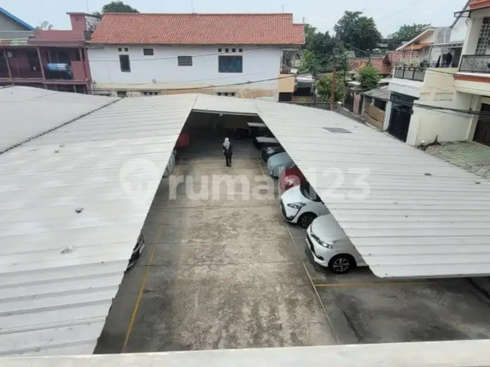 Lahan Parkiran Mobil dan Bangunan Siap Jalan di Rawamangun Jakarta Timur