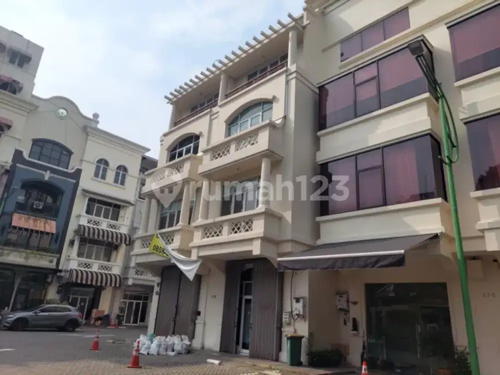 Disewakan Rukan Gandeng Permata Senayan (4,5 Lantai) Furnished di Patal Senayan Jakarta Selatan
