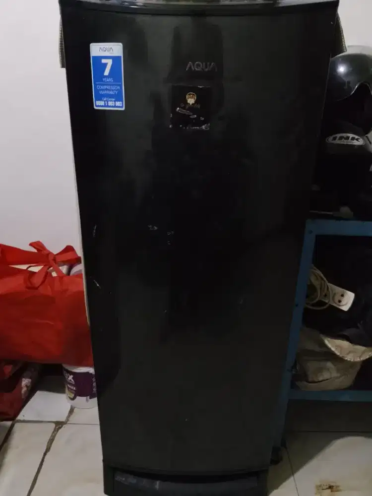 Dijual kulkas aqua
