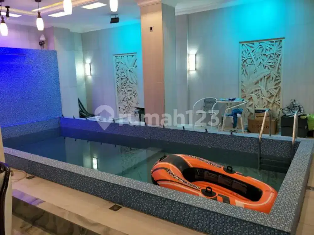 Dijual Rumah 4 Lantai Ada Pool di Perum Tni Au Jatiasih Bekasi